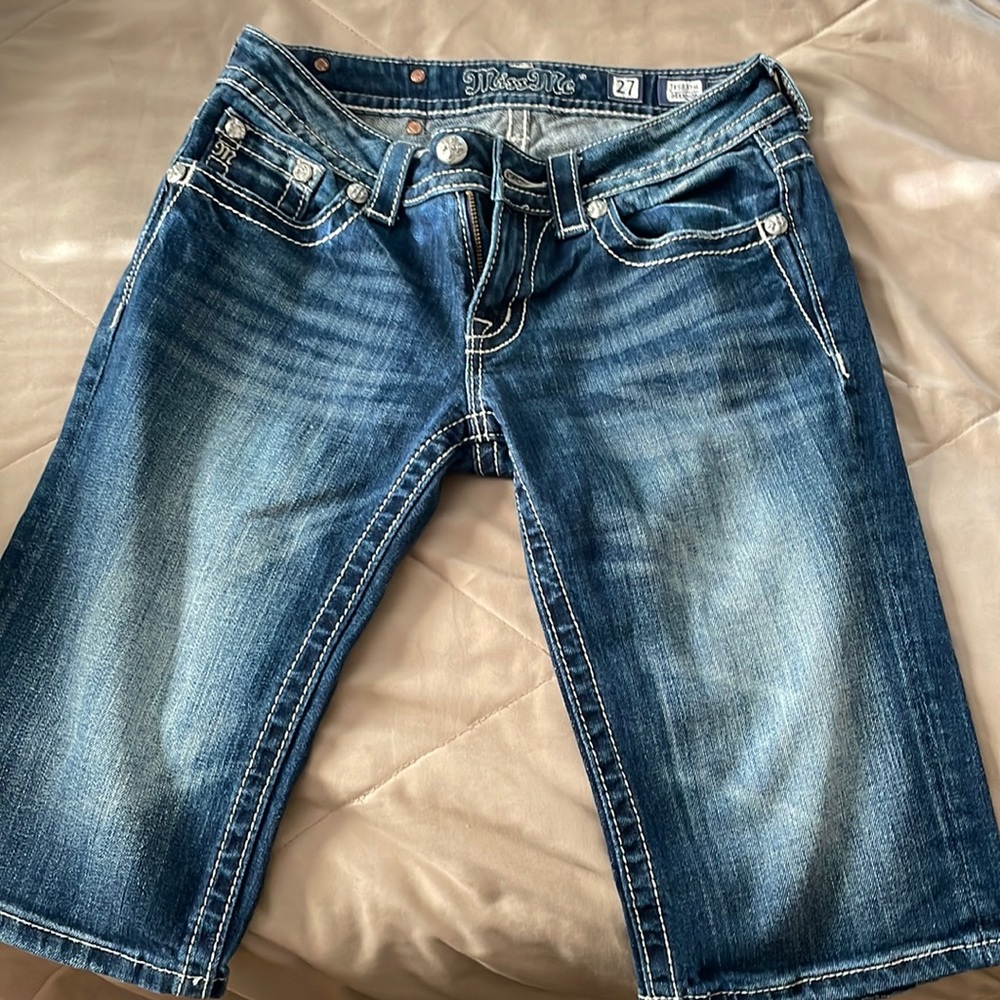 Women’s MissMe Bermuda shorts, size 27.
